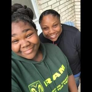 Meet your Posher, Delinda